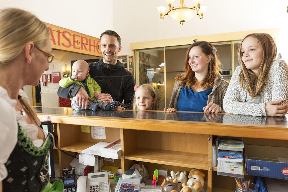 Familotel Kaiserhof - Families Only バーワング エクステリア 写真
